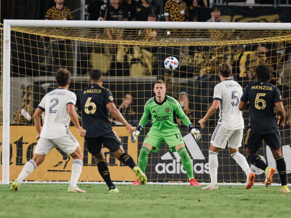 中超风云：探寻中国足球顶级联赛的起源与发展